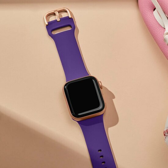 Soft siliconen bandje met gespsluiting - Paars - Geschikt voor Apple Watch 38mm / 40mm / 41mm