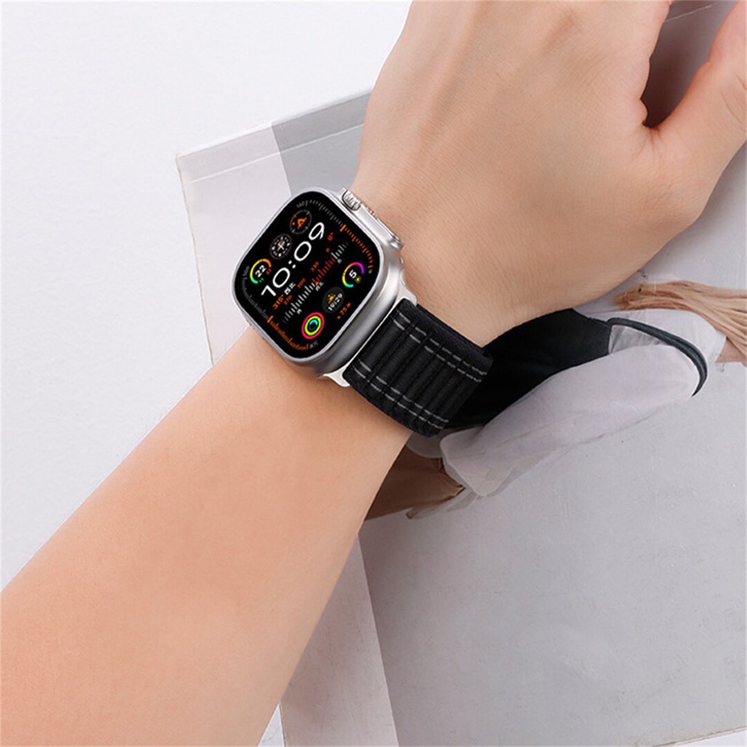 Nylon Wave Armband - Schwarz - Geeignet f&uuml;r Apple Watch 44mm / 45mm / 46mm / 49mm