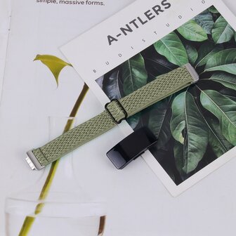 Fitbit Inspire 3 &ndash; Elastisches Solo Loop Nylonarmband - Gr&uuml;n