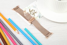 Milanaise-Armband mit faltbarem Magnetverschluss - Champagner Gold - Passend f&uuml;r Apple Watch 44mm / 45mm / 46mm / 49mm