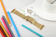 Milanaise-Armband mit faltbarem Magnetverschluss - Gold - Passend f&uuml;r Apple Watch 44mm / 45mm / 46mm / 49mm