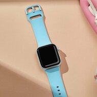 Weiches Silikonarmband mit Schnallenverschluss - Hellblau - Geeignet f&uuml;r Apple Watch 38mm / 40mm / 41mm / 42mm