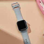 Weiches Silikonarmband mit Schnallenverschluss - Grau - Geeignet f&uuml;r Apple Watch 38mm / 40mm / 41mm / 42mm