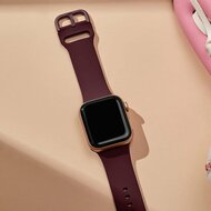 Weiches Silikonarmband mit Schnallenverschluss - Bordeaux - Geeignet f&uuml;r Apple Watch 44mm / 45mm / 49mm