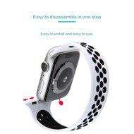Solo Loop Sportband - Gr&ouml;&szlig;e: M - Wei&szlig; + Schwarz - Geeignet f&uuml;r Apple Watch 38mm / 40mm / 41mm / 42mm