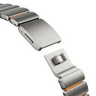 Premium-Edelstahl-/Silikonarmband - Titan mit Orange - Geeignet f&uuml;r Apple Watch 44mm / 45mm / 46mm / 49mm