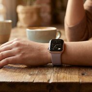 Weiches Silikonarmband mit Schnallenverschluss - Violettbraun - Geeignet f&uuml;r Apple Watch 38mm / 40mm / 41mm / 42mm