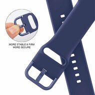 Weiches Silikonarmband mit Schnallenverschluss - Indigo - Geeignet f&uuml;r Apple Watch 38mm / 40mm / 41mm / 42mm